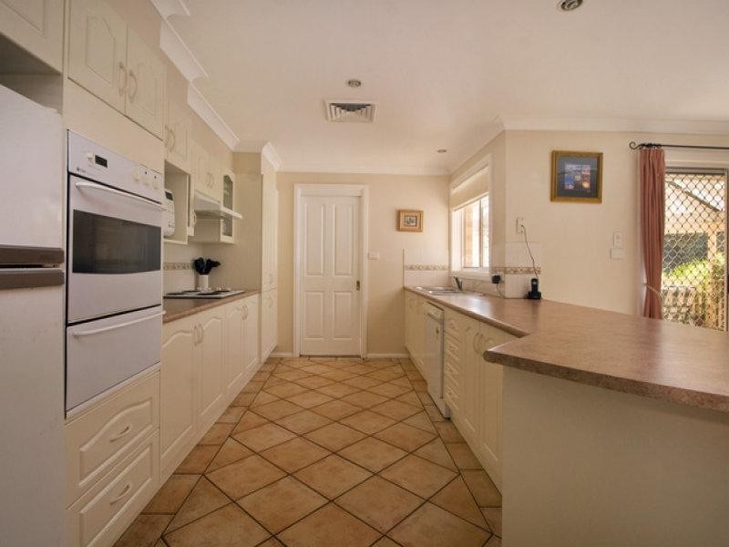 14 Magnolia Grove, Bomaderry NSW 2541