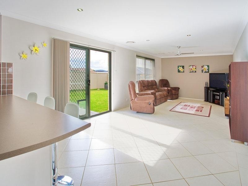 18 Golden Ash Close, Worrigee NSW 2540