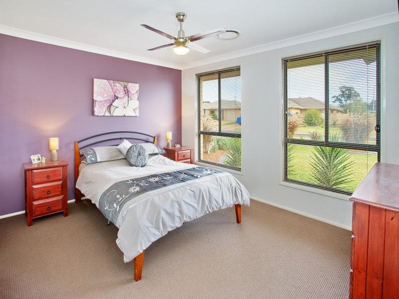 18 Golden Ash Close, Worrigee NSW 2540