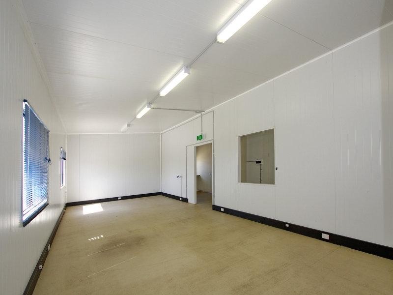 33 Norfolk Avenue, South Nowra NSW 2541