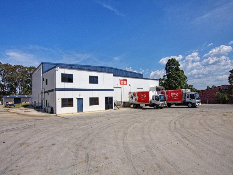 33 Norfolk Avenue, South Nowra NSW 2541