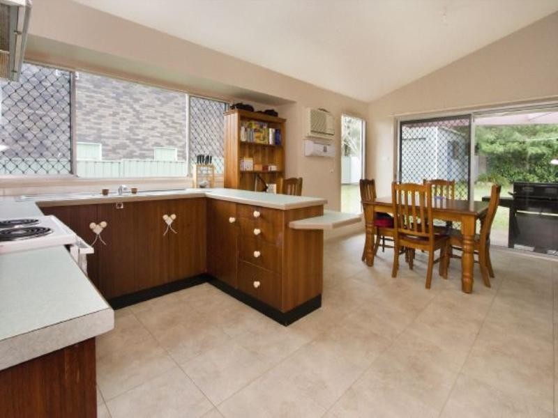 26 Edwards Avenue, Bomaderry NSW 2541