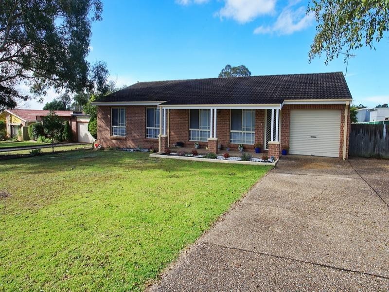 2 Farrelly Place, Bomaderry NSW 2541