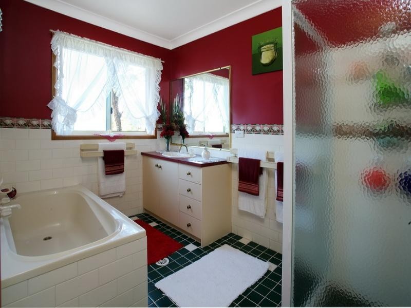 2 Farrelly Place, Bomaderry NSW 2541