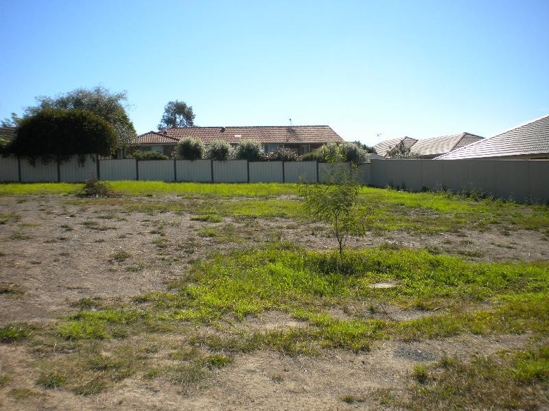 16 Barbata Grove, Worrigee NSW 2540