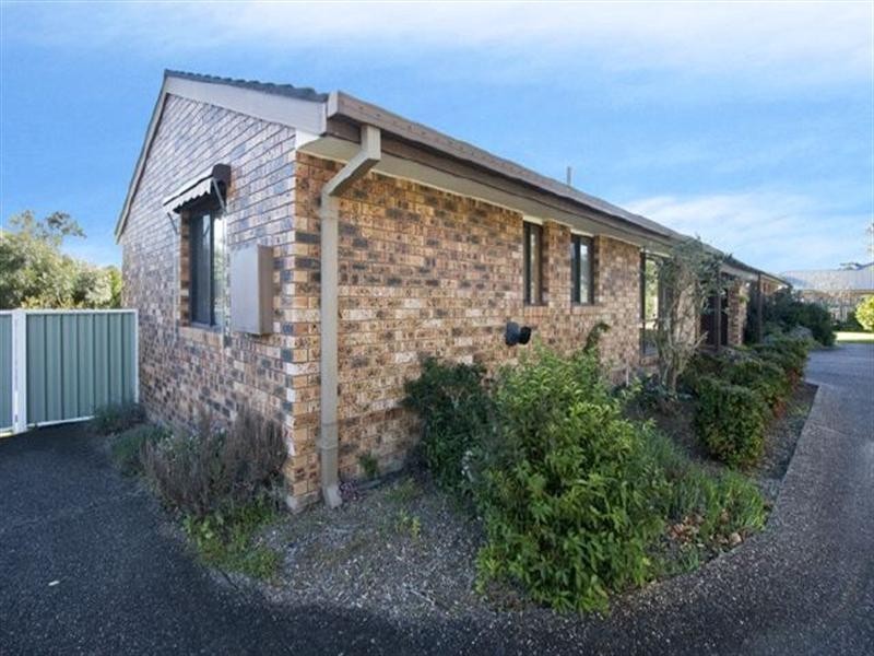 1/3 Waroo Place, Bomaderry NSW 2541