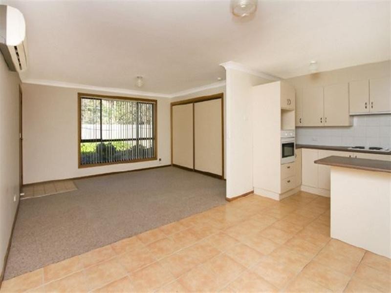 1/3 Waroo Place, Bomaderry NSW 2541