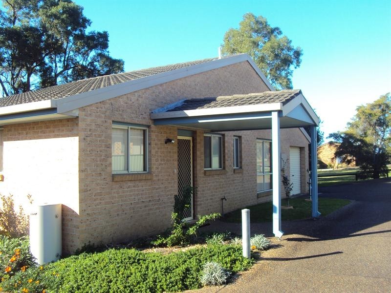 1/5 Waroo Place, Bomaderry NSW 2541