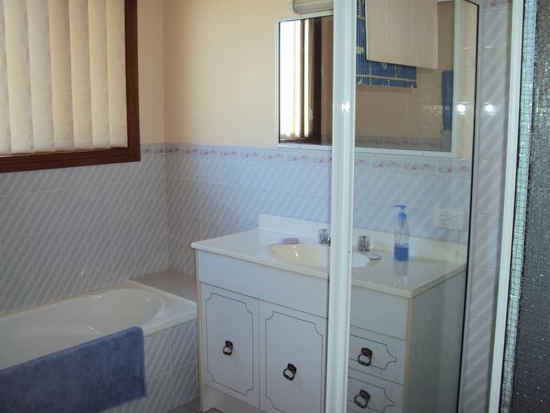 1/5 Waroo Place, Bomaderry NSW 2541