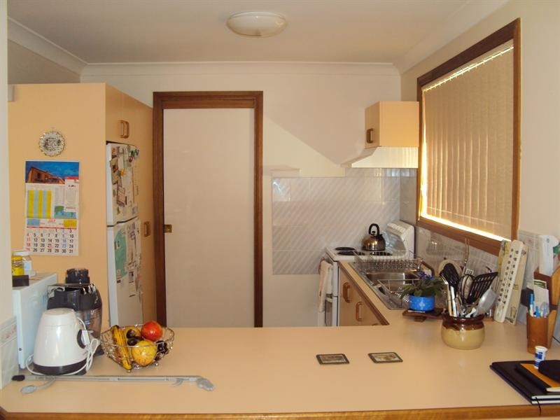 1/5 Waroo Place, Bomaderry NSW 2541