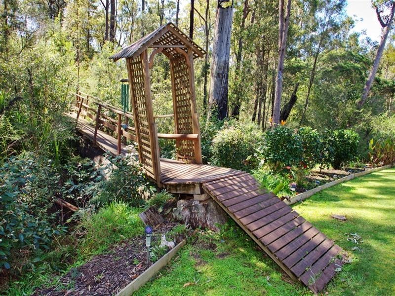 16 Linnane Street, Falls Creek NSW 2540