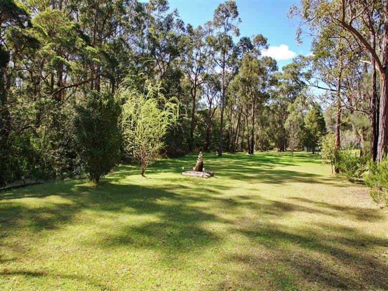 16 Linnane Street, Falls Creek NSW 2540
