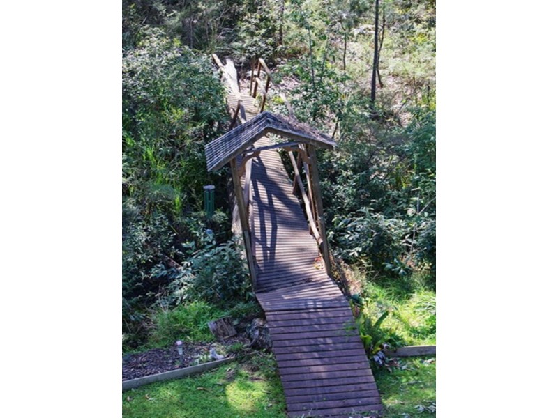 16 Linnane Street, Falls Creek NSW 2540