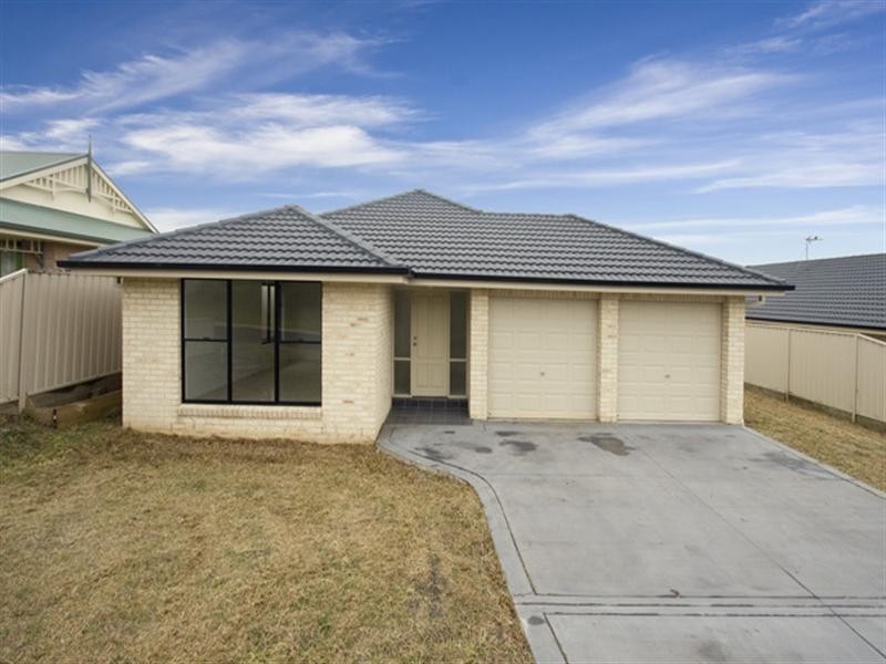 12 Warrigal Street, Worrigee NSW 2540