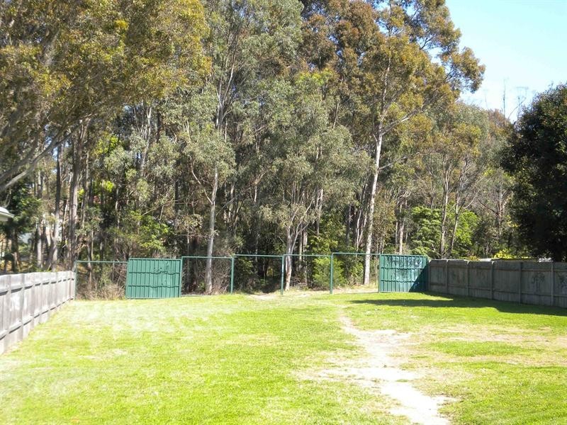 19 Queenborough Street, Nowra NSW 2541