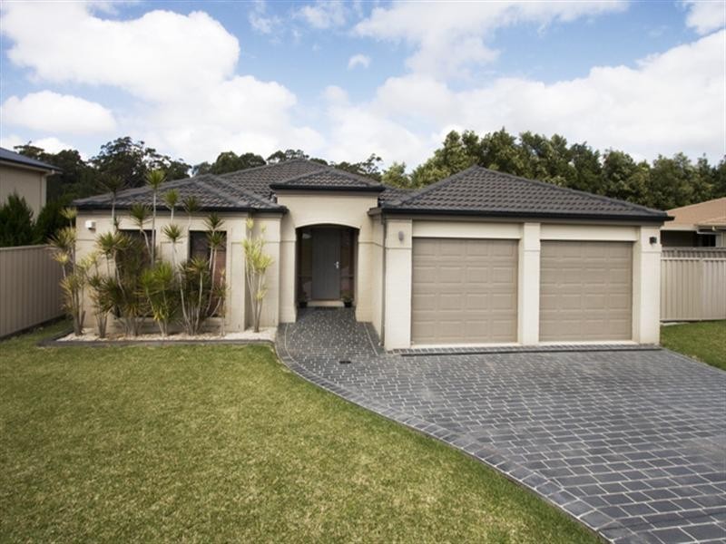 37 Emerald Drive, Meroo Meadow NSW 2540