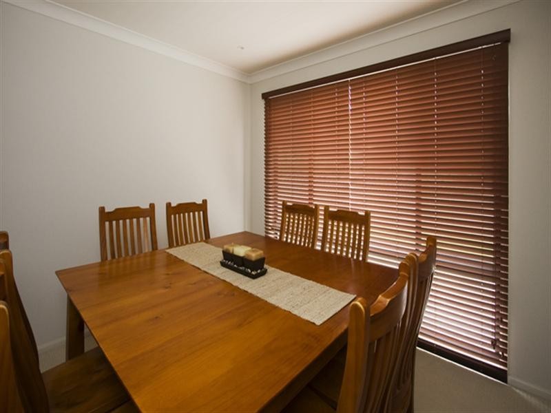 37 Emerald Drive, Meroo Meadow NSW 2540