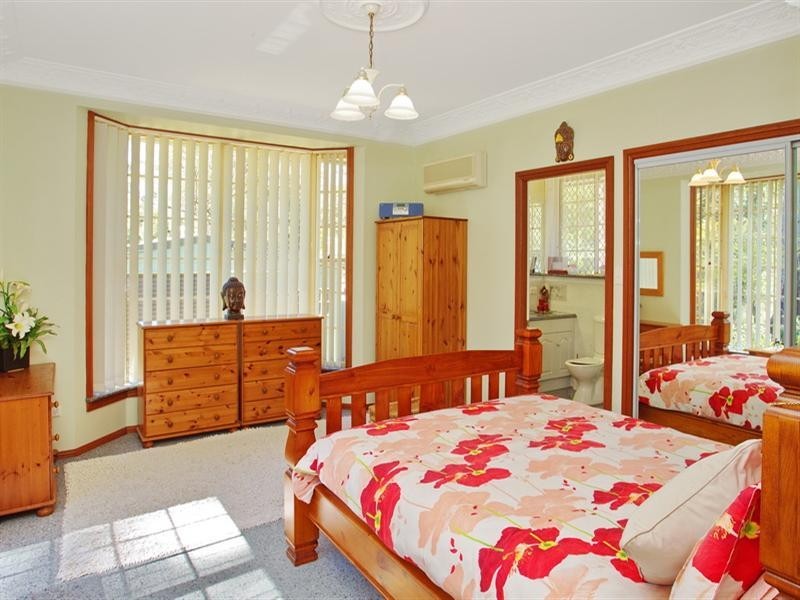 16 Linnane Street, Falls Creek NSW 2540