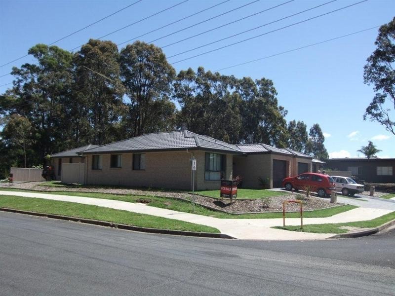 1 Hillcrest/Holloway Avenue, Nowra NSW 2541