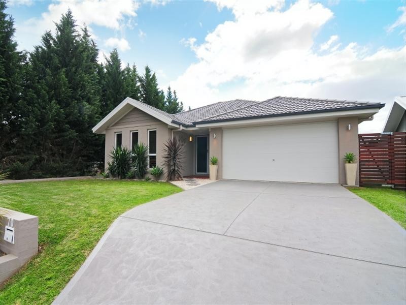 70 Emerald Drive, Meroo Meadow NSW 2540