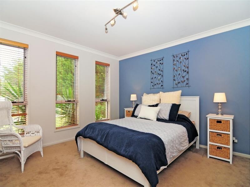 70 Emerald Drive, Meroo Meadow NSW 2540