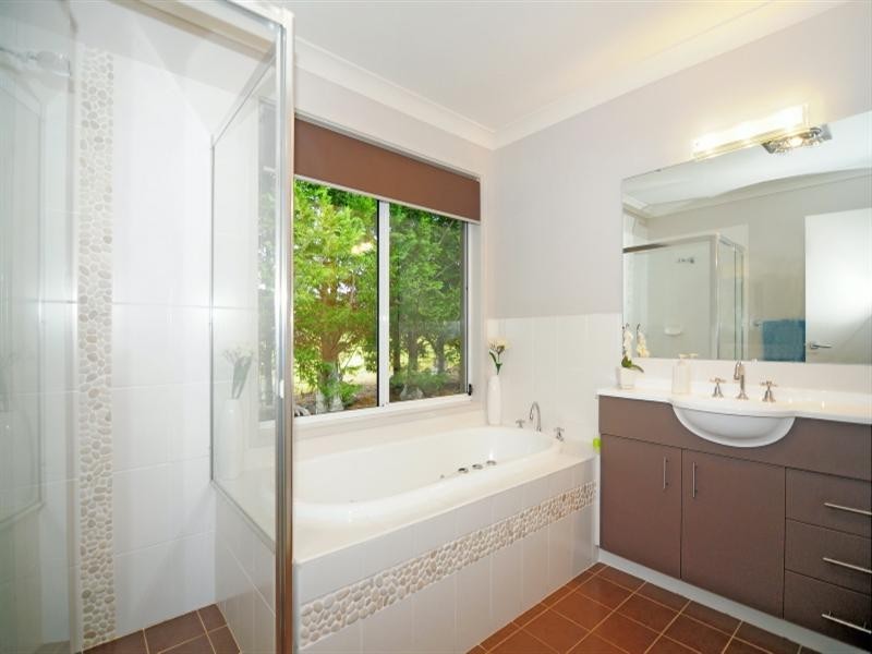 70 Emerald Drive, Meroo Meadow NSW 2540