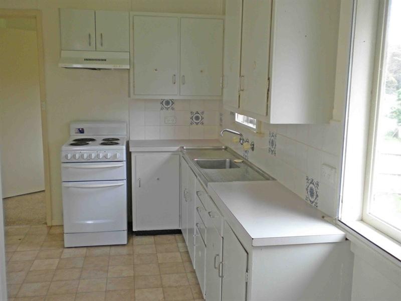 31 Leonard Street, Bomaderry NSW 2541