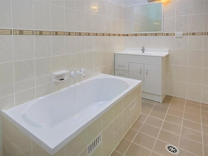 16 Turley Avenue, Bomaderry NSW 2541