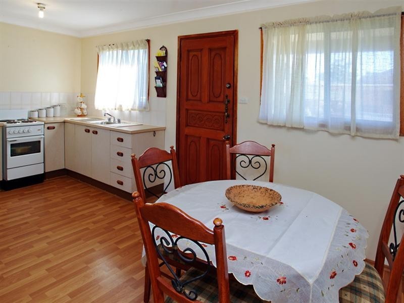 6 Pelican Street, Sanctuary Point NSW 2540