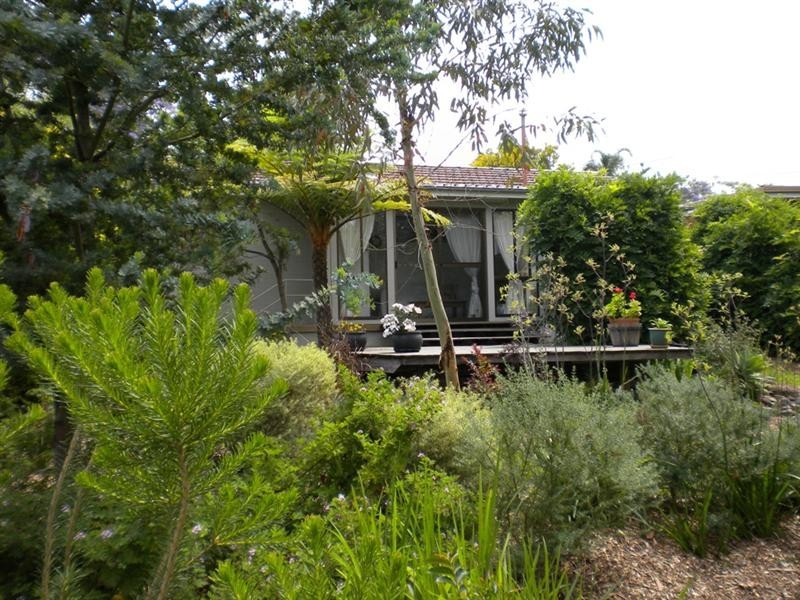 9 Hewlett Avenue, North Nowra NSW 2541