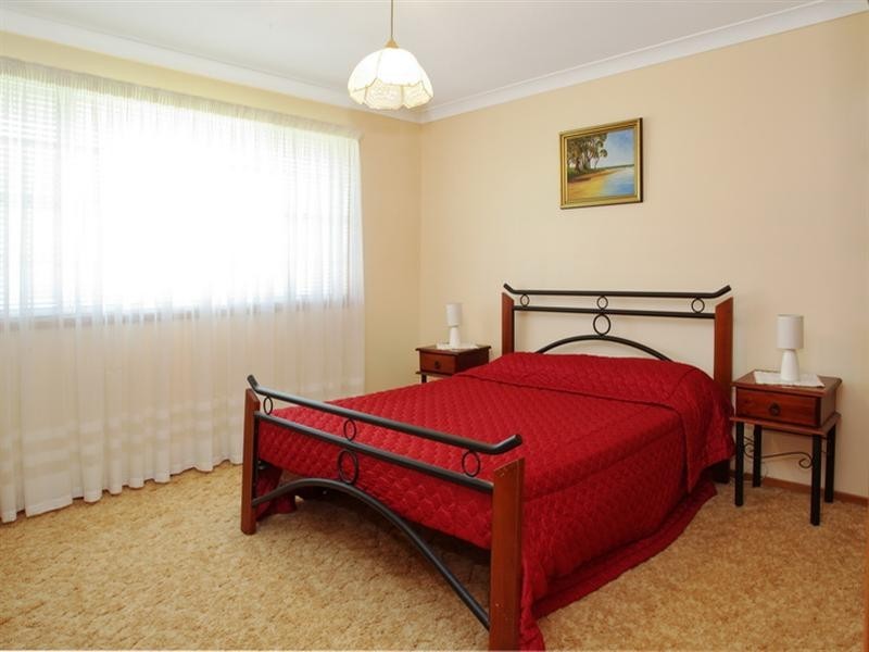 8 Hockey Street, Nowra NSW 2541