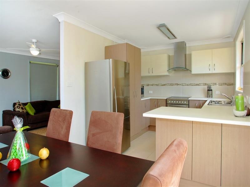 2 Tarraba Crescent, Nowra NSW 2541