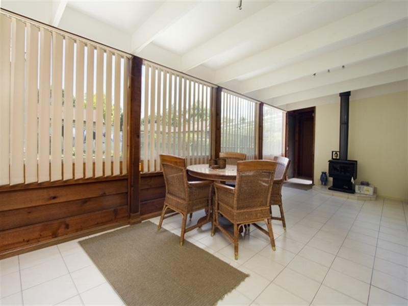 6 Peak Avenue, North Nowra NSW 2541