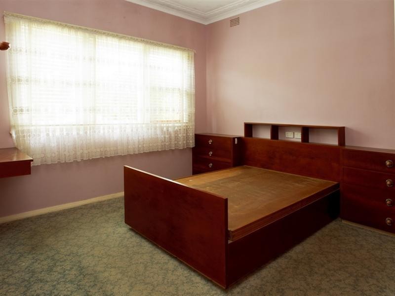 13 Huxley Street, Nowra NSW 2541