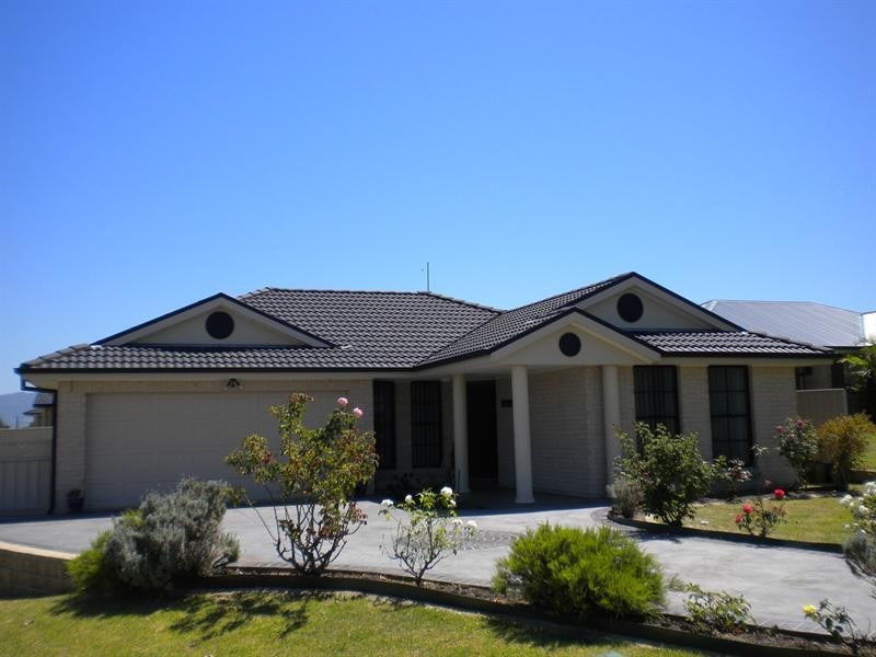 50 Burradoo Crescent, Nowra NSW 2541