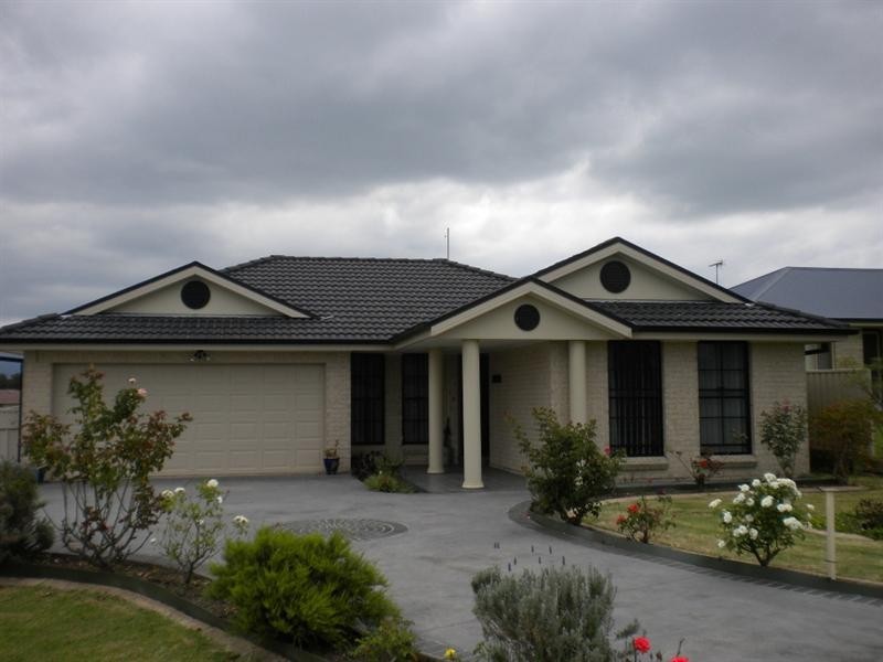 50 Burradoo Crescent, Nowra NSW 2541