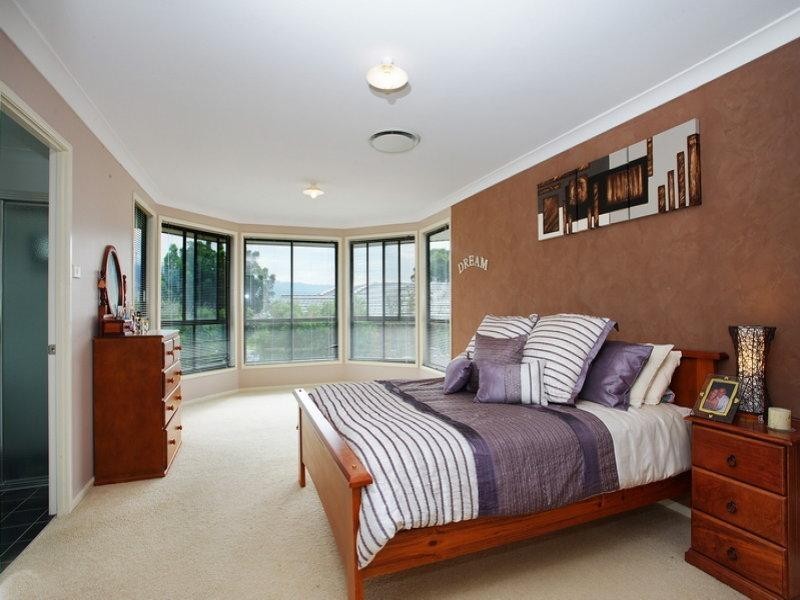 24 Emerald Drive, Bomaderry NSW 2541