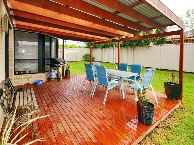 24 Emerald Drive, Bomaderry NSW 2541