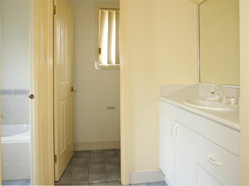 7 Lightwood Drive, West Nowra NSW 2541