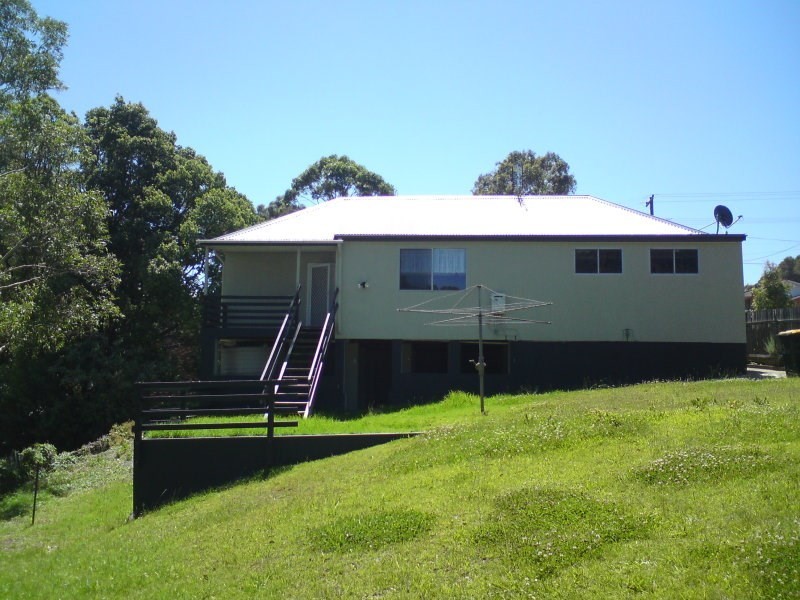 30 Brinawarr Street, Bomaderry NSW 2541