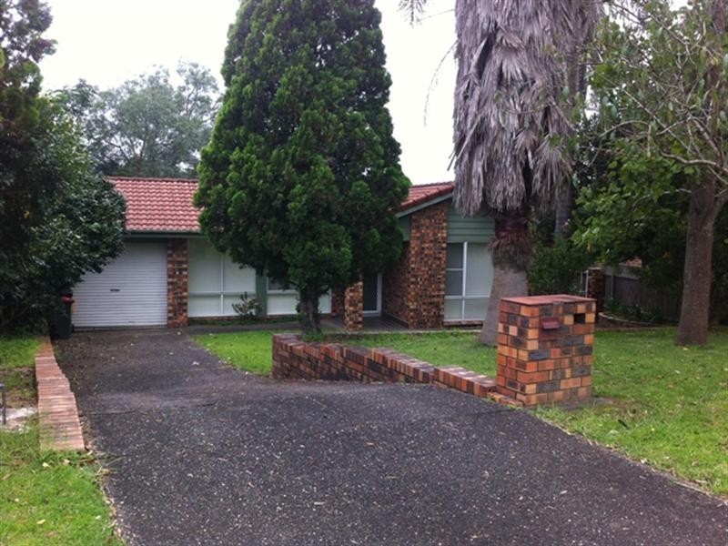25 Yeovil Drive, Bomaderry NSW 2541