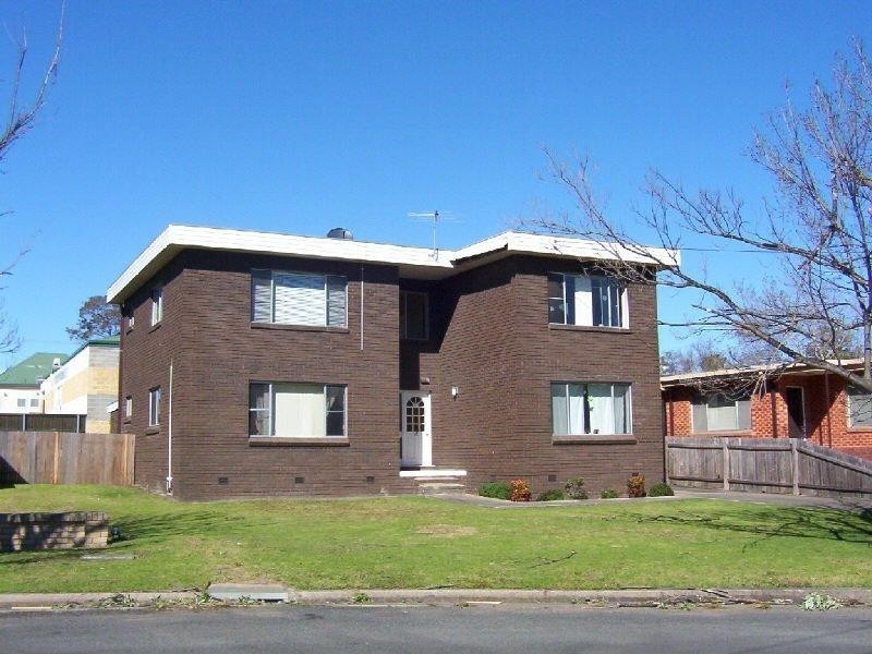 2/10 McGrath Avenue, Nowra NSW 2541