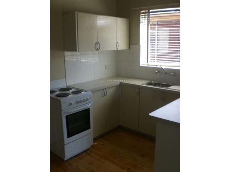 2/10 McGrath Avenue, Nowra NSW 2541