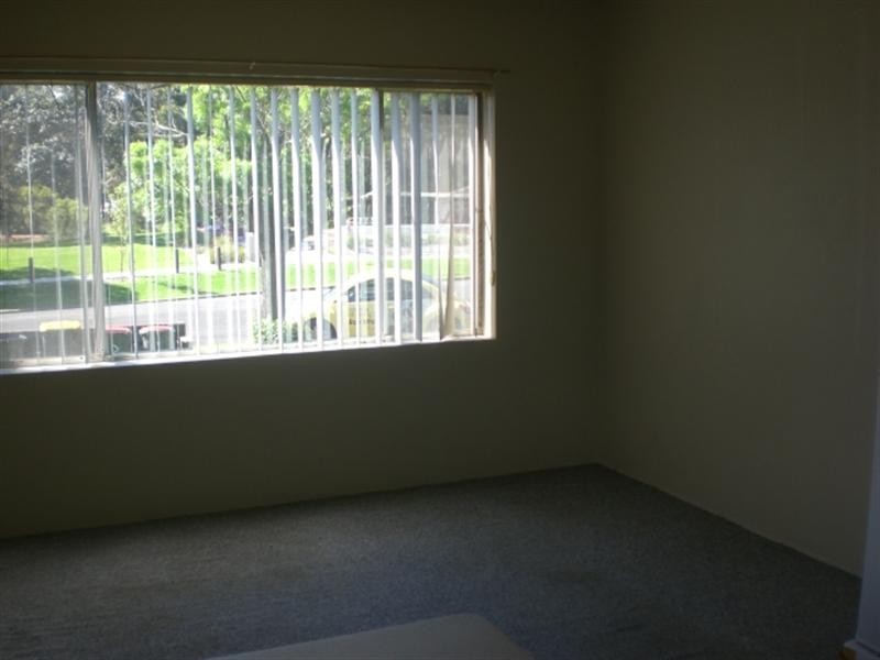 2/10 McGrath Avenue, Nowra NSW 2541