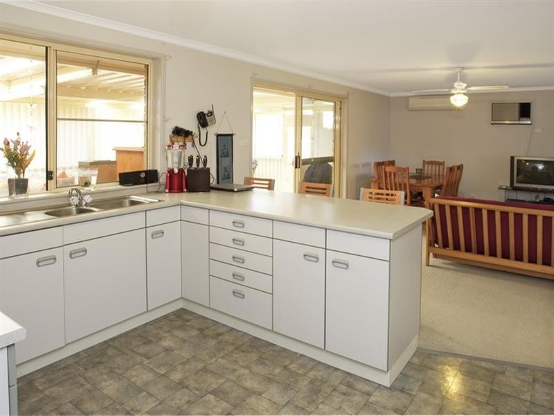 14 Glenair Avenue, West Nowra NSW 2541