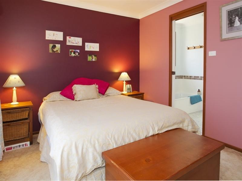 12 Glenair Avenue, West Nowra NSW 2541