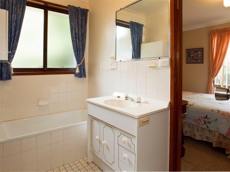 22 Devlin Avenue, North Nowra NSW 2541