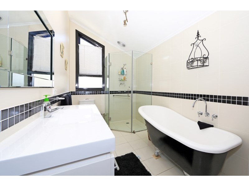 9 Tanang Street, Bomaderry NSW 2541