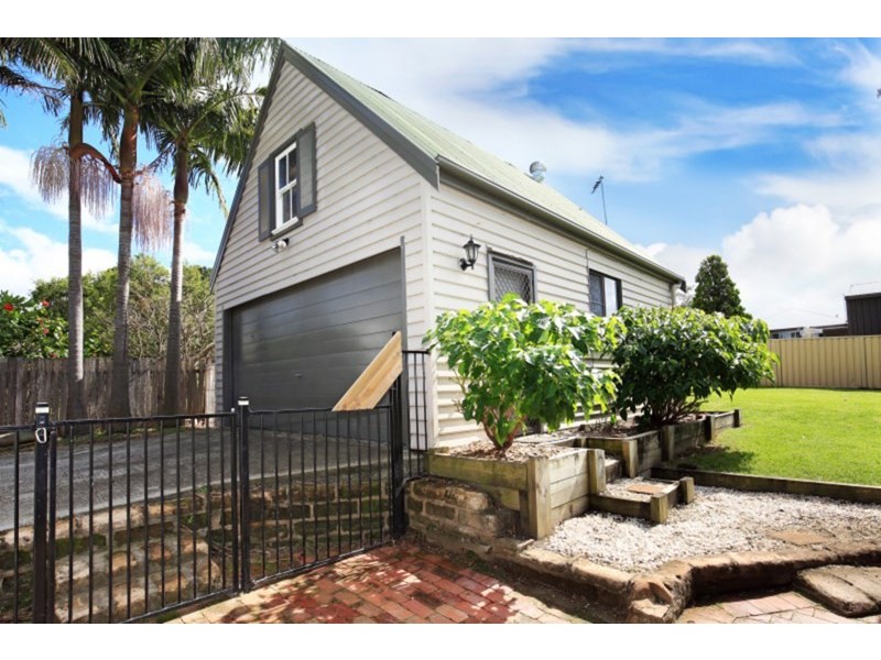 9 Tanang Street, Bomaderry NSW 2541