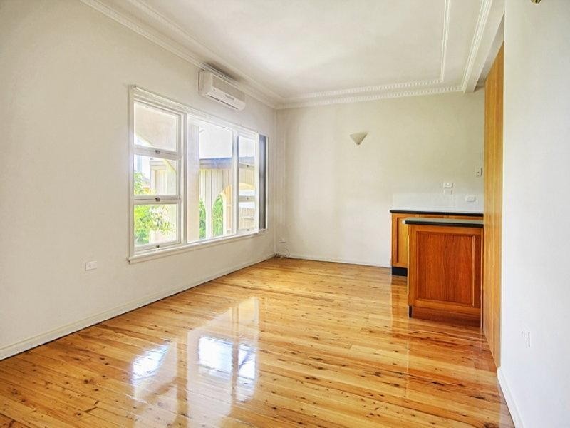 16 Turley Avenue, Bomaderry NSW 2541